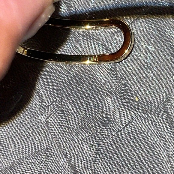 Preloved Fendi O’Lock bracelet pristine condition size M 6.5/7” gold color. - Picture 9 of 9